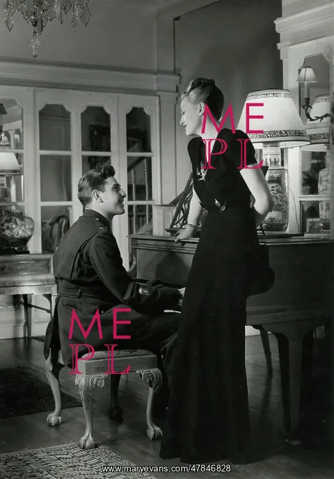 : WW2 - Wartime shoot for Harper's Bazaar - Worth : WW2 - Wartime shoot for Harper's Bazaar - Worth