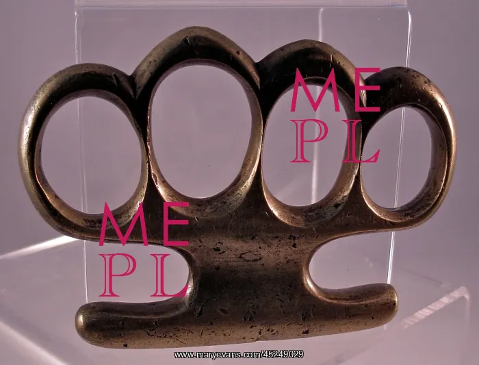  : WWI brass knuckleduster of Sergeant Duffen