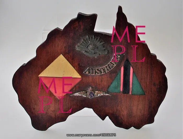 : WWI mahogany plaque in the shape of Australia : WWI mahogany plaque in the shape of Australia