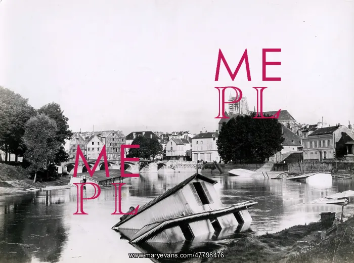  : WWI: Meaux from river Marne