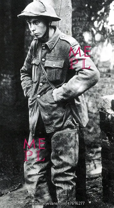 : WWI, Solemn Soldier : WWI, Solemn Soldier