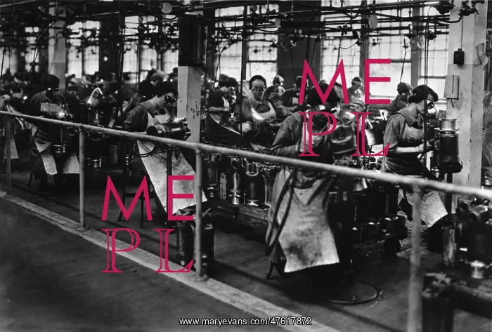 : WWI, Women Welding : WWI, Women Welding