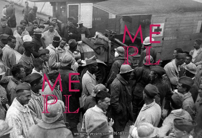 : WWI, Wounded Arrive at Red Cross Hospital : WWI, Wounded Arrive at Red Cross Hospital