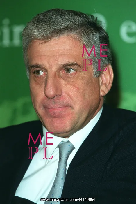 : Yannos Papantoniou : Yannos Papantoniou