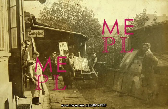 : Yard of a sign painter in Brno - 1910 : Yard of a sign painter in Brno - 1910