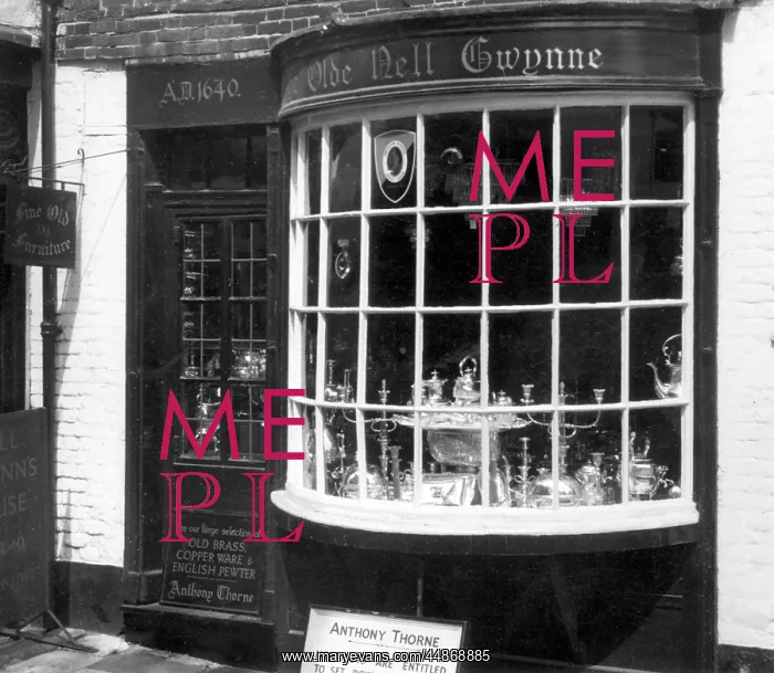 : YE OLDE NELL GWYNNE : YE OLDE NELL GWYNNE
