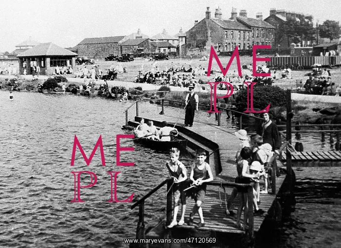  : Yeadon Swimming Pool probably 1920s