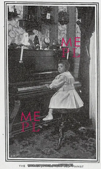 : Three year old Spanish pianist : Three year old Spanish pianist