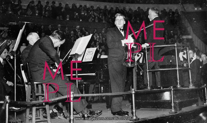 : Yehudi Menuhin : Yehudi Menuhin