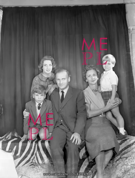  : Yehudi Menuhin & Family