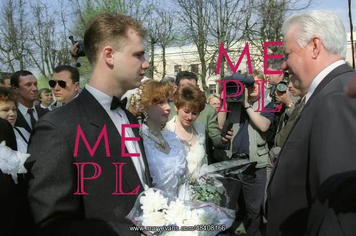 : Yeltsin in Ateptsevo village : Yeltsin in Ateptsevo village