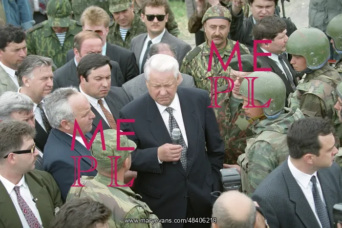 : Yeltsin in Chechnya : Yeltsin in Chechnya