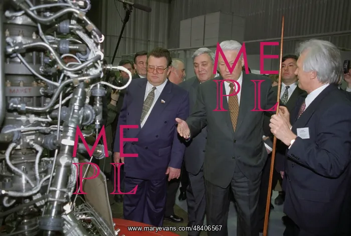 : Yeltsin visits Energomush : Yeltsin visits Energomush
