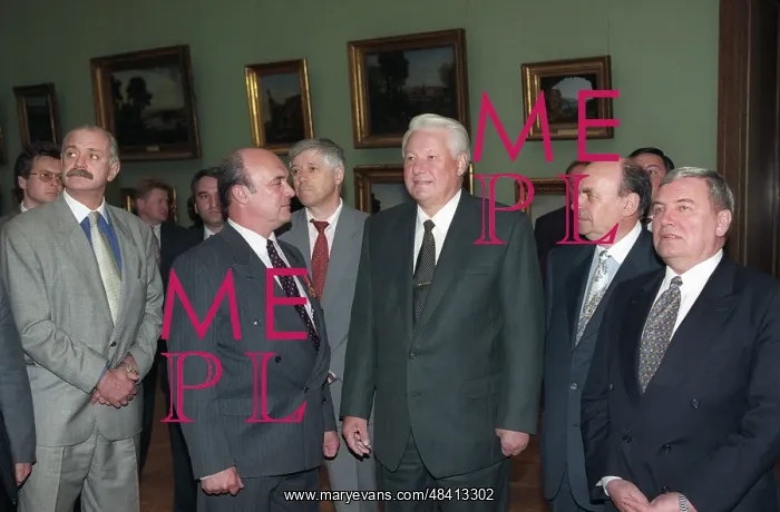 : Yeltsin visits Tratyakov picture gallery : Yeltsin visits Tratyakov picture gallery