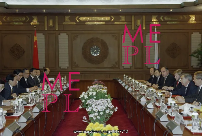 : Yevgeny Primakov visits China : Yevgeny Primakov visits China