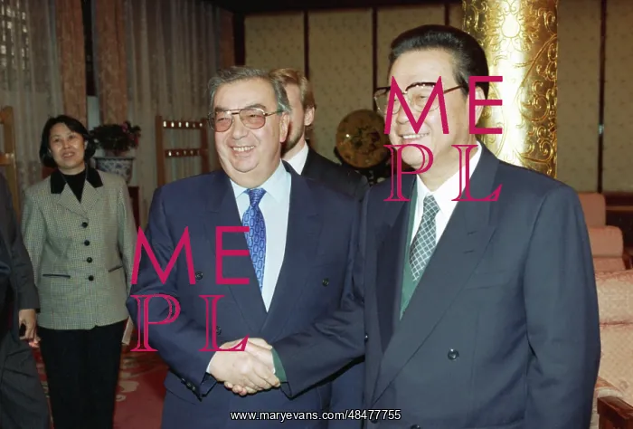 : Yevgeny Primakov visits China : Yevgeny Primakov visits China