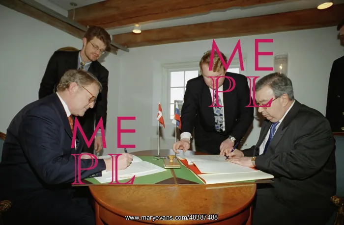 : Yevgeny Primakov visits Denmark : Yevgeny Primakov visits Denmark