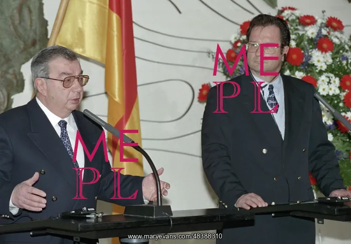 : Yevgeny Primakov visits Germany : Yevgeny Primakov visits Germany