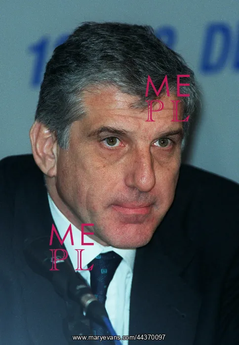  : Yiannos Papantoniou