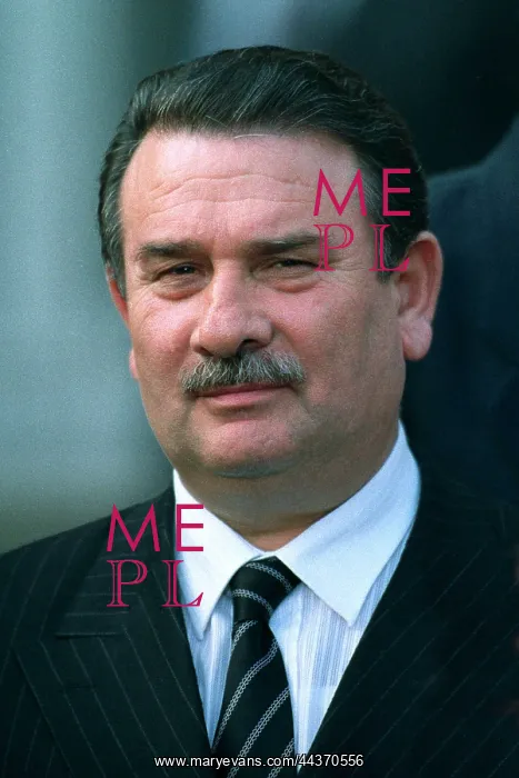  : Yildirim Akbulut