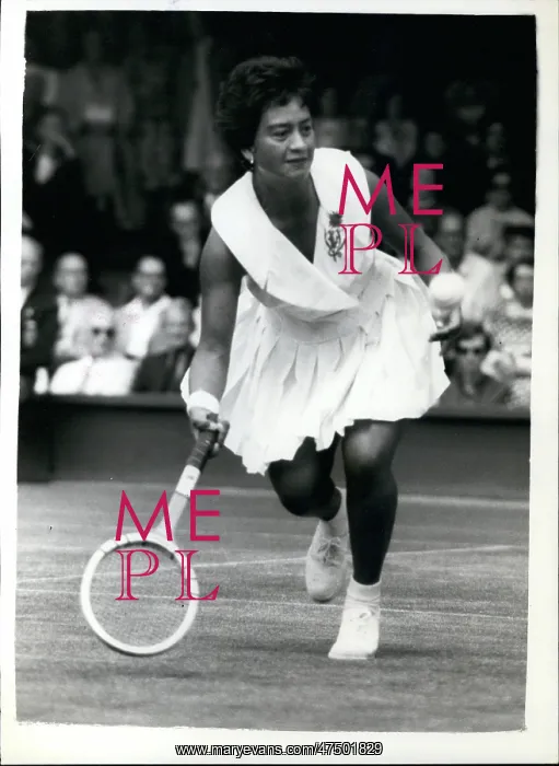 : Yola Ramirez in tennis match at Wimbledon : Yola Ramirez in tennis match at Wimbledon
