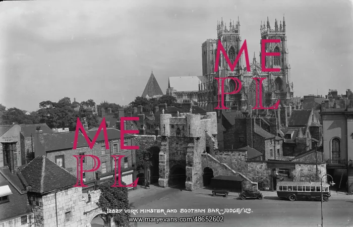 : York Minster and Bootham Bar : York Minster and Bootham Bar