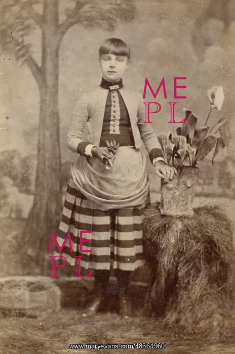  : Young American lady