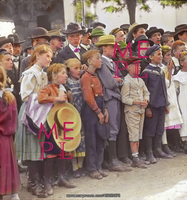 : Young audience at the Wurstel theatre : Young audience at the Wurstel theatre