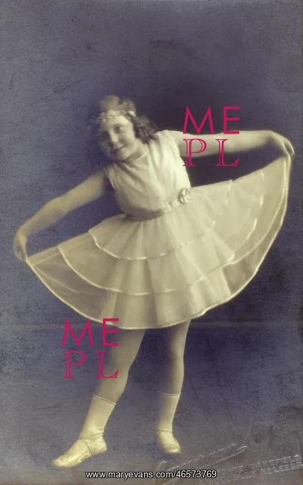 : Young Ballerina - curtsey : Young Ballerina - curtsey