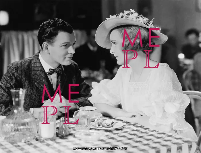 : Young couple dining in restaurant : Young couple dining in restaurant