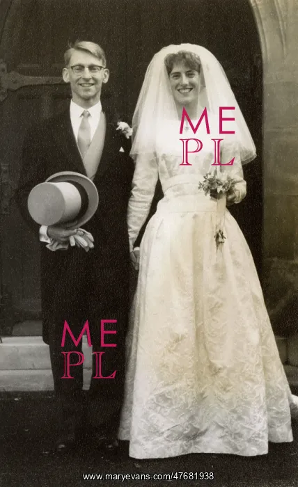 : Young couple in wedding costume : Young couple in wedding costume