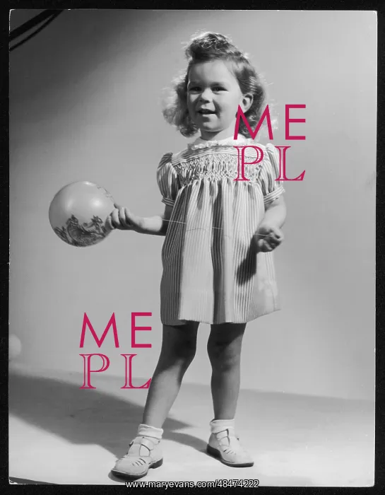  : YOUNG GIRL WITH BALLOON
