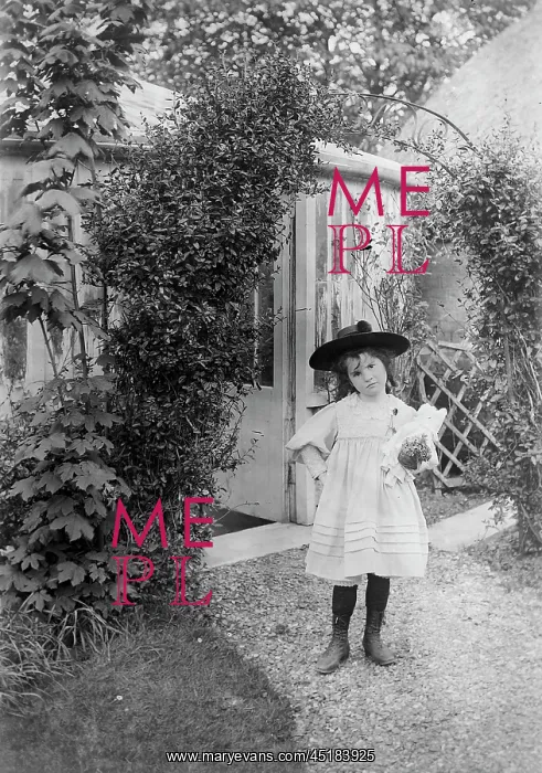 : YOUNG GIRL IN GARDEN : YOUNG GIRL IN GARDEN