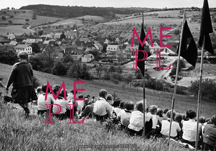 : Young girls during an excursion, 1936 : Young girls during an excursion, 1936