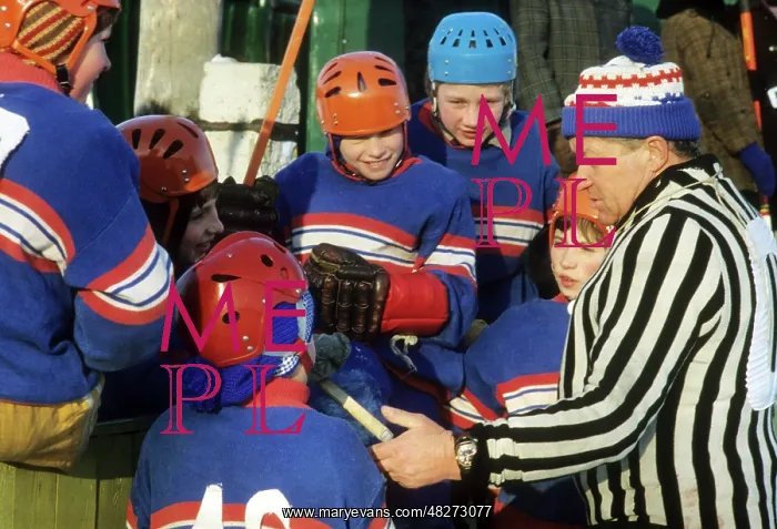 : Young ice hockey players, 1981 : Young ice hockey players, 1981