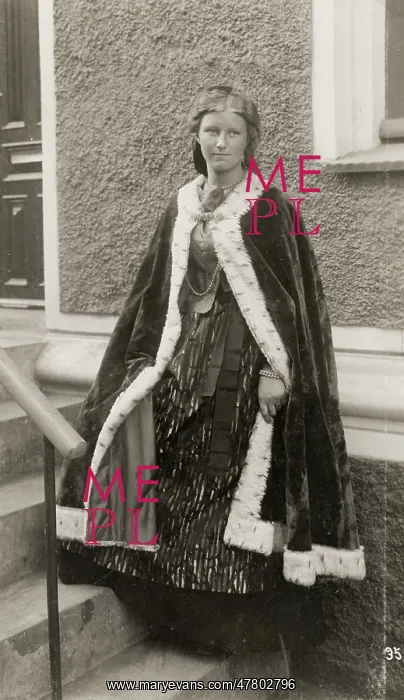  : Young Icelandic woman in robe