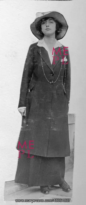 : Young lady in Italy 1915 : Young lady in Italy 1915