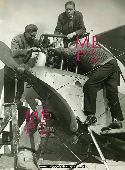 : Young men during their aircraft mechanic training, 1932 : Young men during their aircraft mechanic training, 1932