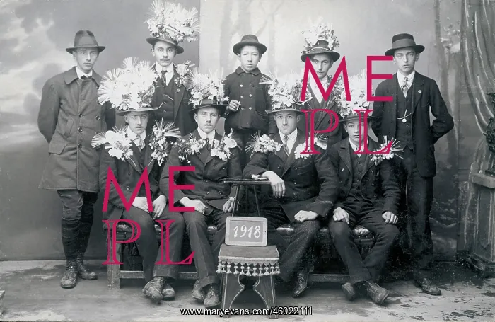 : Young men after their muster : Young men after their muster