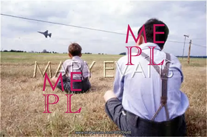 : YOUNG PLANE SPOTTERS : YOUNG PLANE SPOTTERS