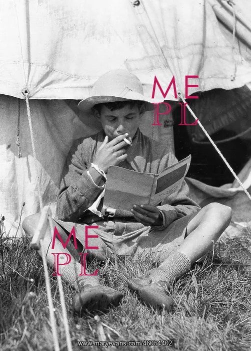 : Young refugee with cigarette : Young refugee with cigarette