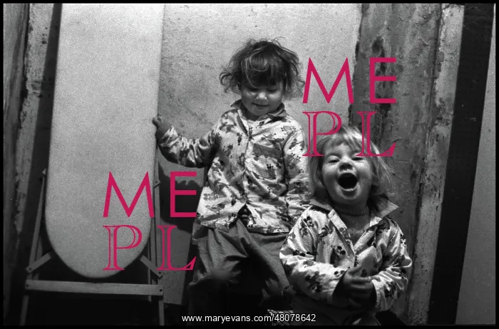  : Young sisters in pyjamas