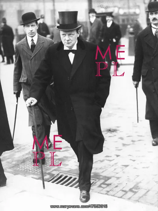 : Young Winston Churchill : Young Winston Churchill