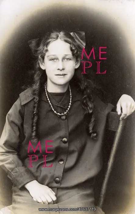 : Young woman with ringlets and bow, USA : Young woman with ringlets and bow, USA
