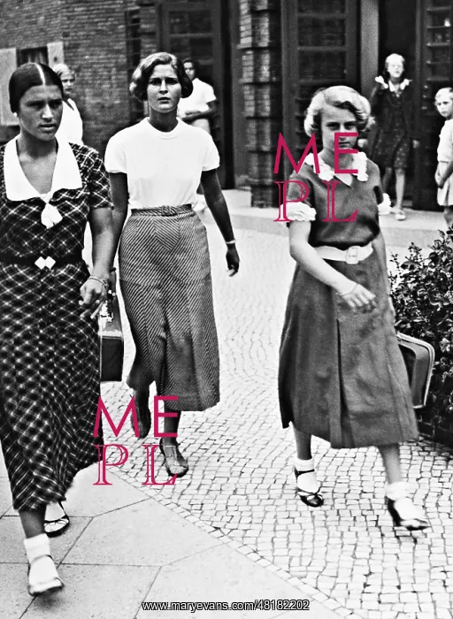 : Young Women, 1934 : Young Women, 1934
