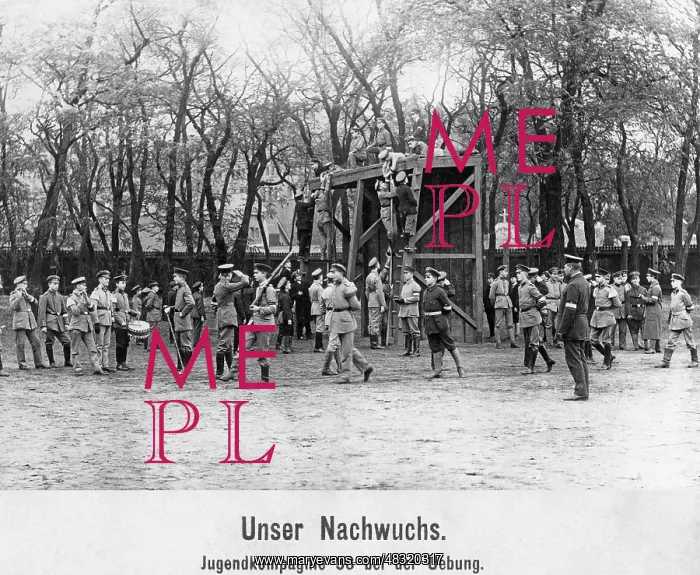 : Youth company during an exercise, 1913 : Youth company during an exercise, 1913