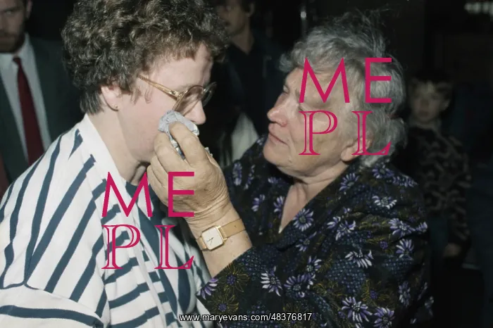: Yuliya Sagaidak and Stephania Pine : Yuliya Sagaidak and Stephania Pine