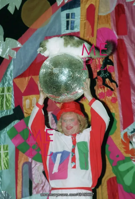 : Yuri Kuklachev and his cats, 1995 : Yuri Kuklachev and his cats, 1995