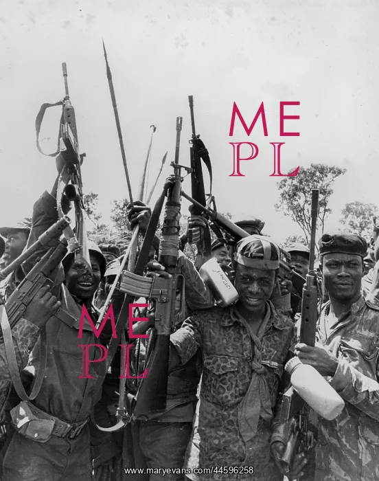 : Zaire troops armed with bow and arrows and automatic : Zaire troops armed with bow and arrows and automatic