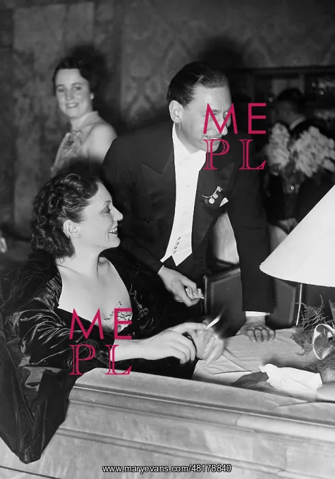 : Zarah Leander and Willy Birgel, 1937 : Zarah Leander and Willy Birgel, 1937